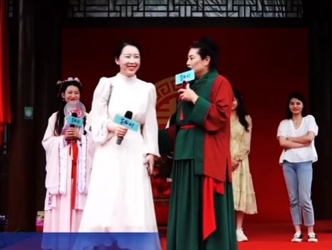九游会J9：开封王婆在江西被四大财女整破防最后一位要求令王婆难堪(图1)