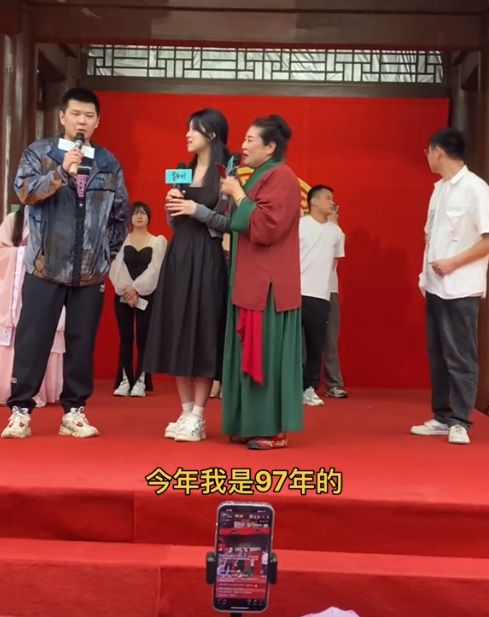 九游会J9：开封王婆在江西被四大财女整破防最后一位要求令王婆难堪(图24)