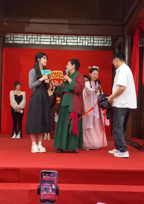 九游会J9：开封王婆在江西被四大财女整破防最后一位要求令王婆难堪(图28)