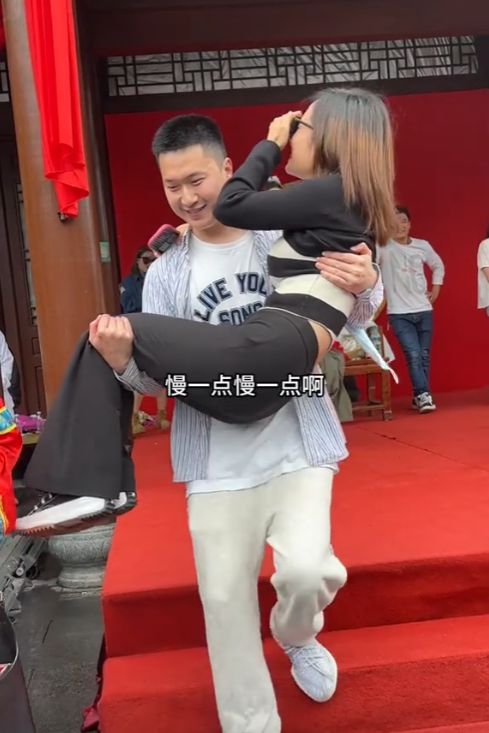九游会J9：开封王婆在江西被四大财女整破防最后一位要求令王婆难堪(图44)