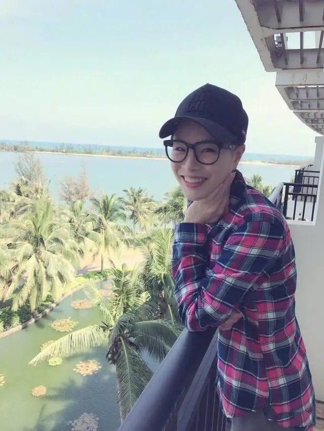 跳水冠军吴敏霞结婚纪念日！帅老公秀恩爱一家三口属女儿颜值低(图5)