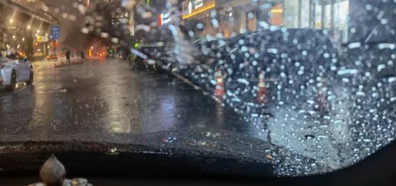 比假期先到的是雨雨雨！今天大批杭州伢儿已经出发…(图1)