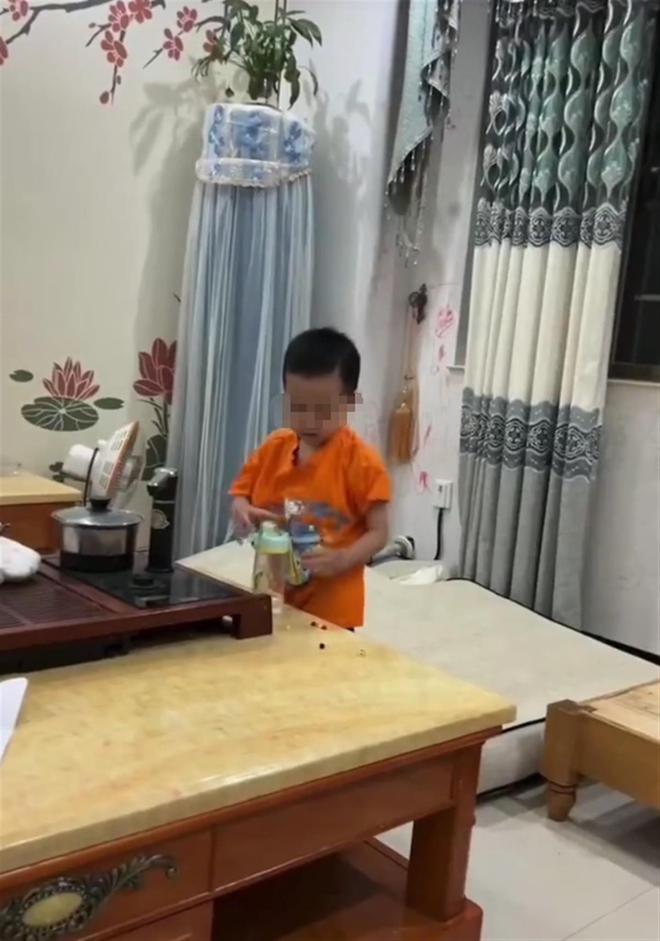 广东韶关4岁男孩儿童节当天走失家人和数十名志愿者连夜寻找(图2)