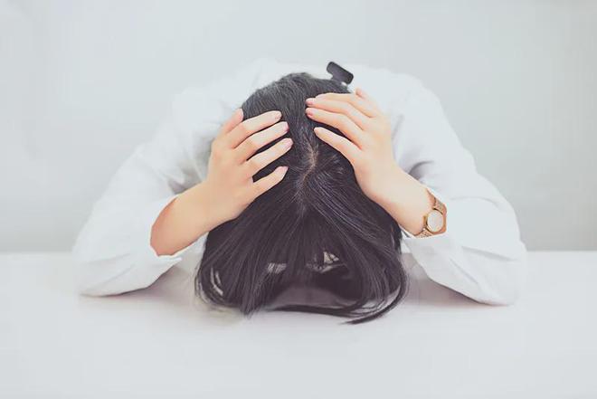 浙江37岁女强人被家人和下属吐槽：脾气越来越差！没想到被确诊……(图2)