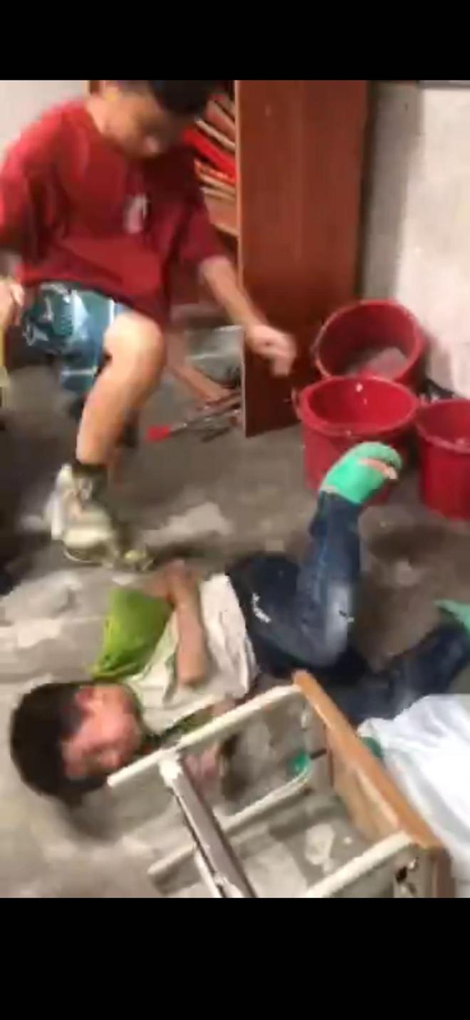 小学生遭同学轮番殴打脚踹扇耳光广西融水：将严肃处理(图1)