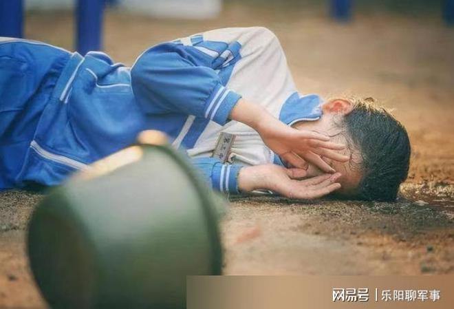 广西再现严重校园霸凌事件霸凌者叫嚣：小学的年龄初中的气质(图8)