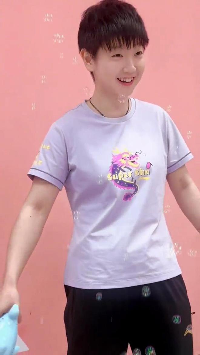 孙颖莎最新消息真人出镜祝福儿童节快乐重庆赛将大战好闺蜜(图3)