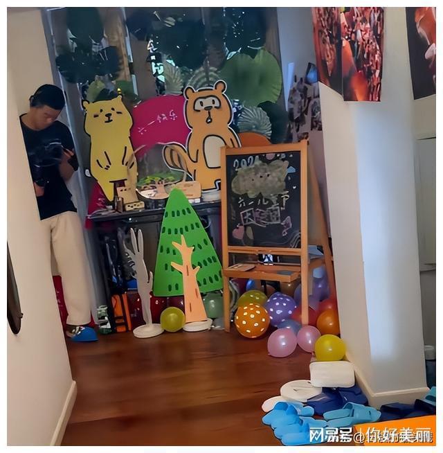 J9九游会：刘欢夫妇举办家宴吉克隽逸穿着暴露被网友痛批不懂教养(图3)