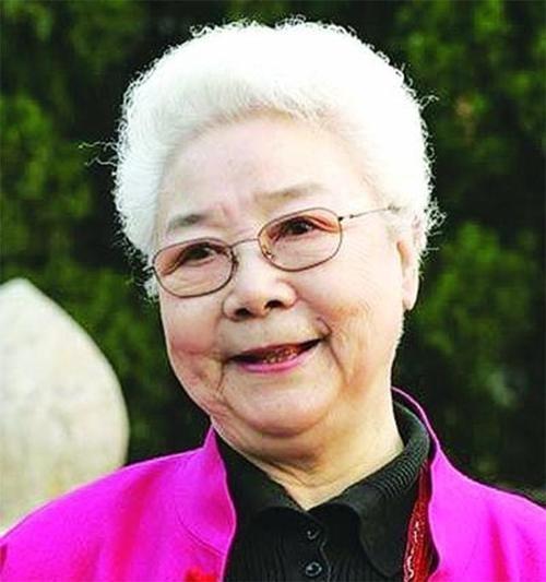 “老戏骨”端午节齐现身！吕中朴素田华精神88岁谢芳太沧桑了(图7)