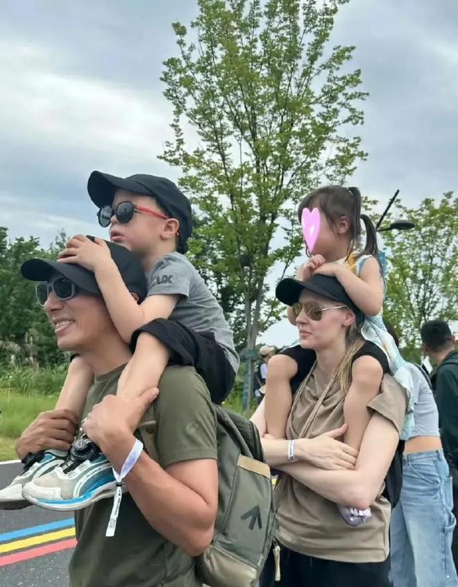 撒贝宁一家端午出游开388万豪华房车引争议网友质疑其收入(图5)