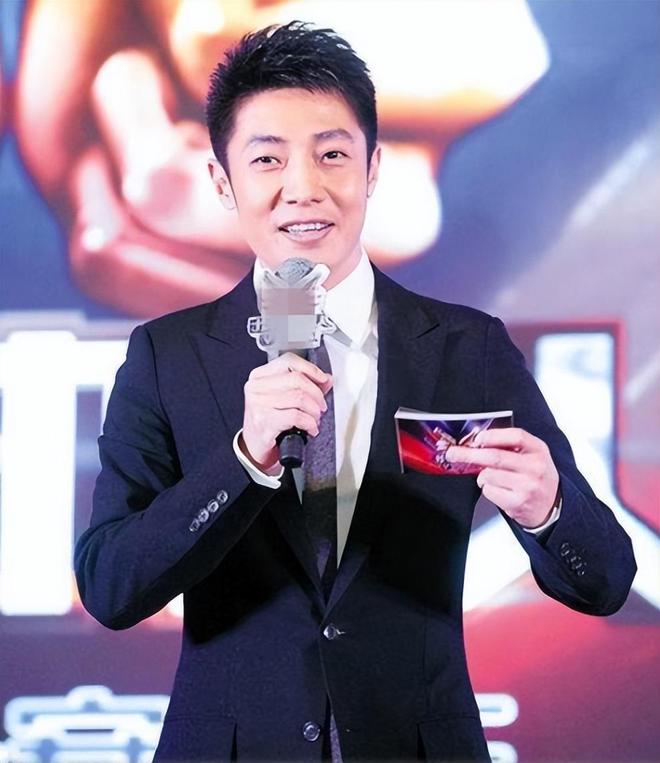 撒贝宁一家端午出游开388万豪华房车引争议网友质疑其收入(图15)