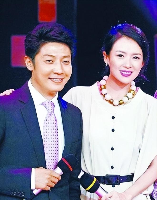 撒贝宁一家端午出游开388万豪华房车引争议网友质疑其收入(图20)