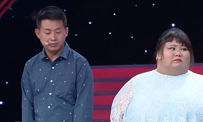 九游会J9：校花陈皖枝：被丈夫喂到330斤睡塌两张床丈夫：我怕她被抢走(图6)