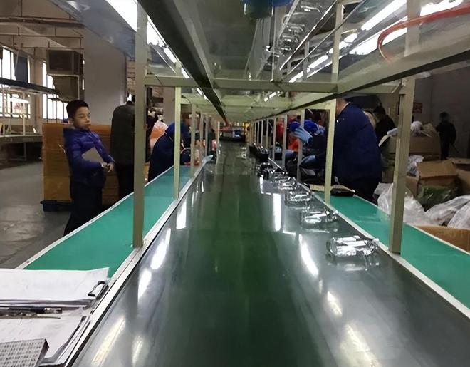九游会J9：校花陈皖枝：被丈夫喂到330斤睡塌两张床丈夫：我怕她被抢走(图3)