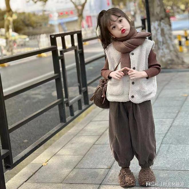 J9九游会：童装什么牌子好？成都熠翊发服饰有限公司集合店让消费者没有疑虑(图1)