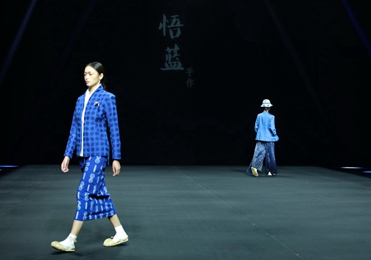 J9九游会：时装周上国潮风(图7)