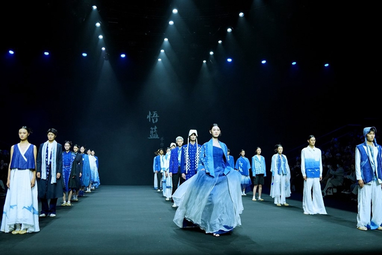 J9九游会：时装周上国潮风(图8)