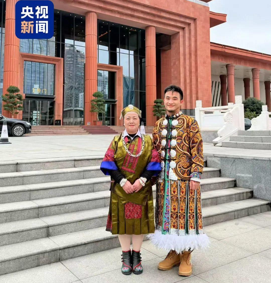 九游会J9：45个山里娃站上国际T台！设计师讲述藏在衣服里的秘密(图4)
