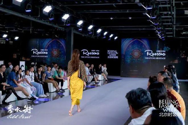 2025北京时装周上的印度元素：“腰果花”(图3)