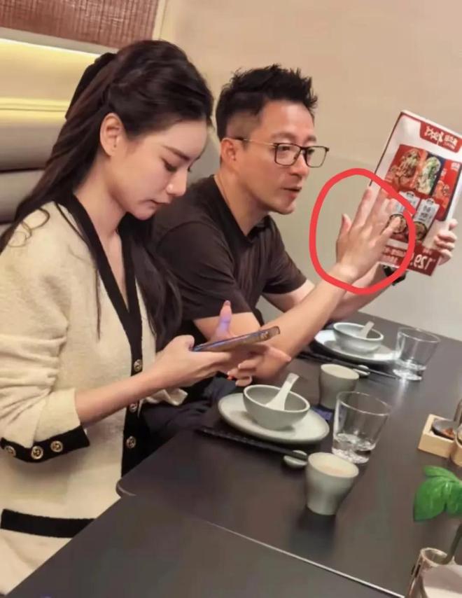 九游会J9：网友偶遇马筱梅汪小菲外出就餐汪小菲面容憔悴马筱梅低头不语(图1)