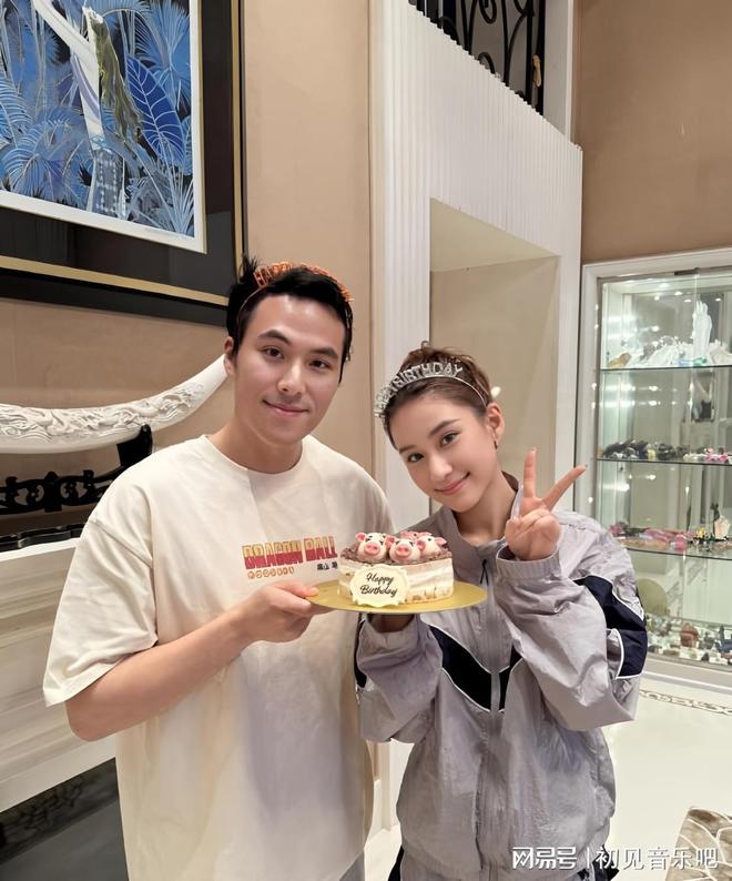 何超莲34岁生日宴不见窦骁豪门婚姻冷暖自知藏玄机(图1)