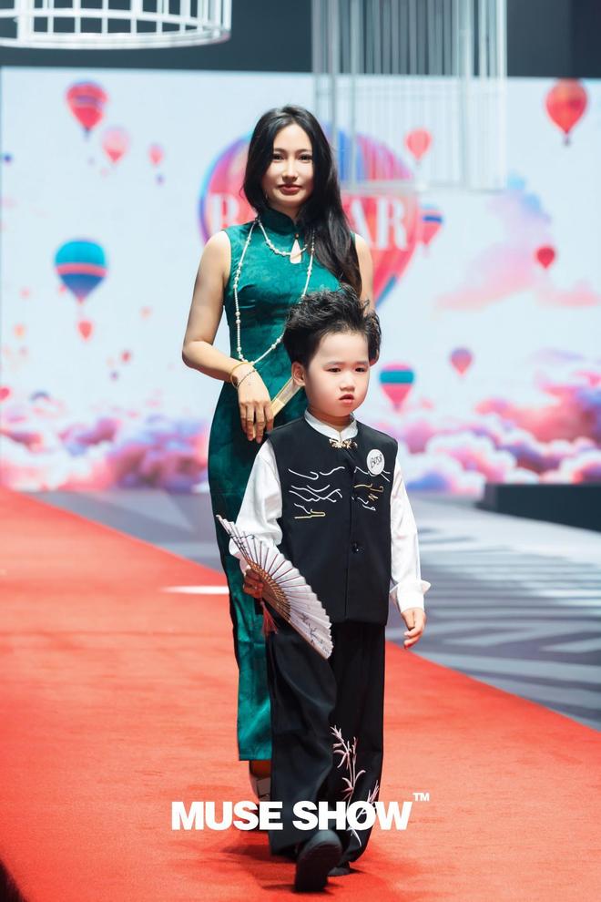 偶像芭莎星光盛典苏州湾璀璨启幕童模风尚引领無界时尚新潮流(图10)