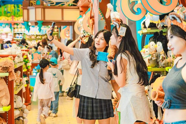 J9九游会：郑州：银基端午迎客158万人次神话体验强势“圈粉”(图6)