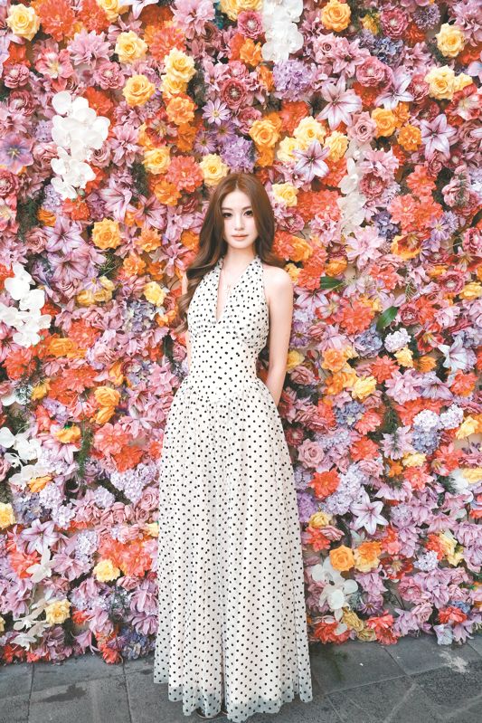 风潮丨无袖上衣解锁夏日时尚(图3)